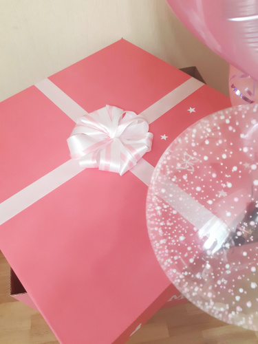 Коробка розовая с фонтаном шаров "Для маленькой принцессы" фото 4