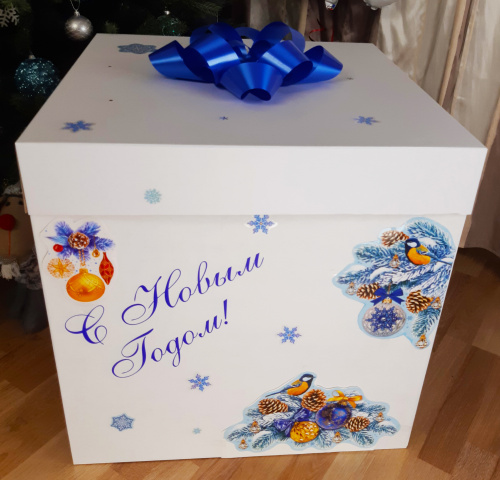 Коробка СЮРПРИЗ для подарков "Новогодняя" белая фото 4